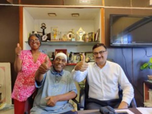 Dr. Paresh Doshi with a foreign patient Dr. Paresh Doshi with a foreign patient